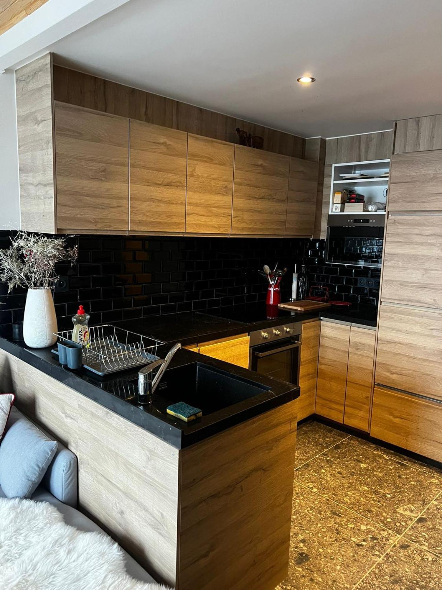 Apartment Stunning With Breathtaking View!